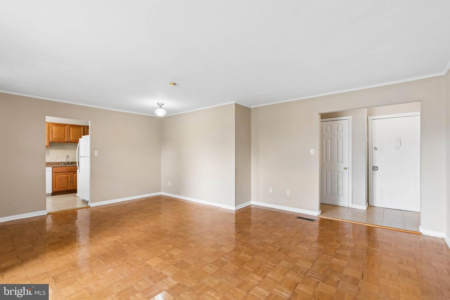 6431 Walther Ave #e Property Photo 6