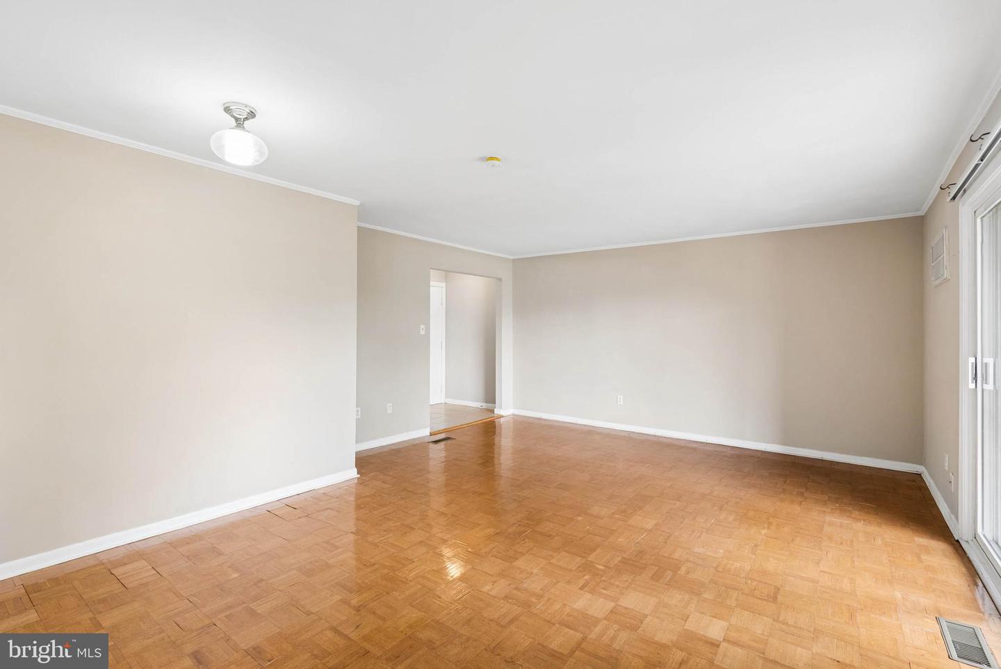 6431 Walther Ave #e Property Photo 7