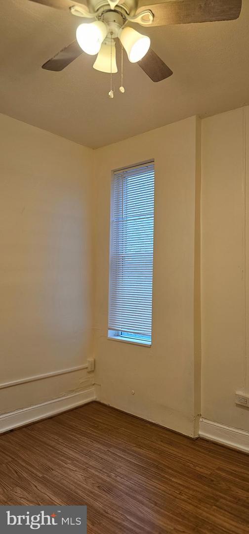 611 Denison St Property Photo 10