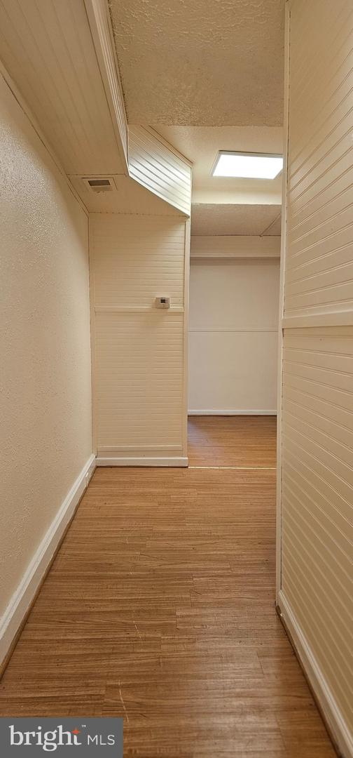 611 Denison St Property Photo 23