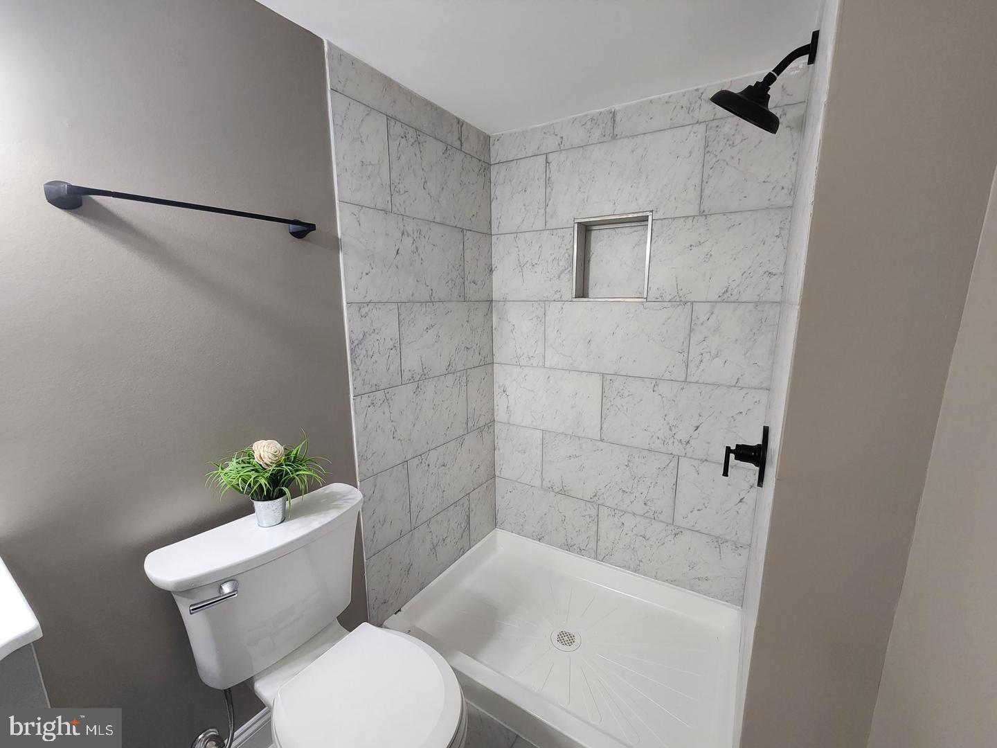 1136 N Carey St Property Photo 12
