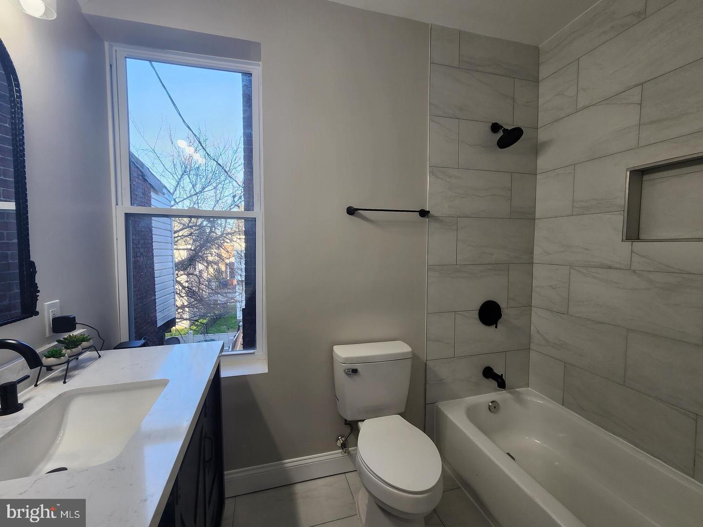 1136 N Carey St Property Photo 15