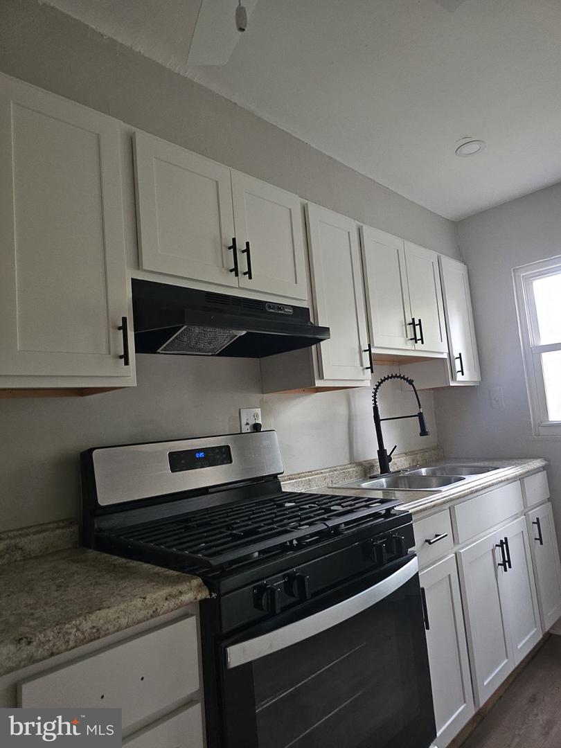5813 Nw Jonquil Ave Property Photo 6