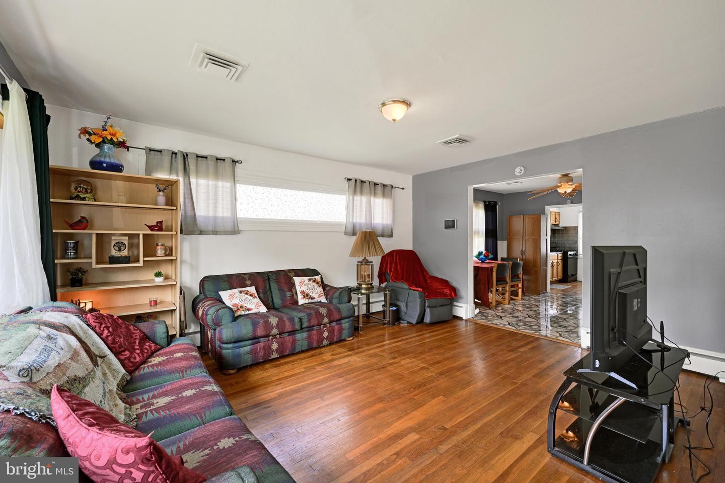 5713 Anthony Ave Property Photo 4