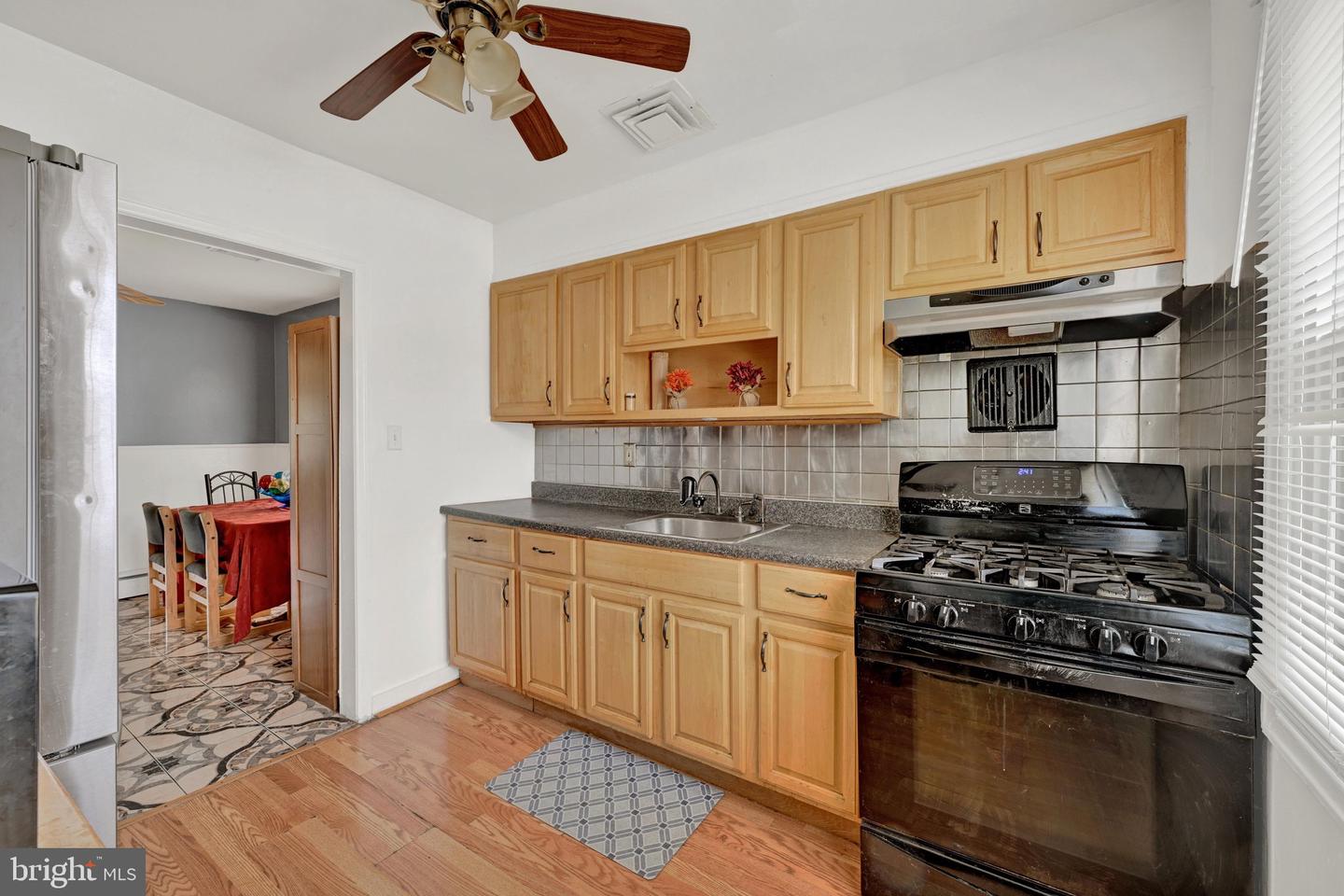 5713 Anthony Ave Property Photo 10