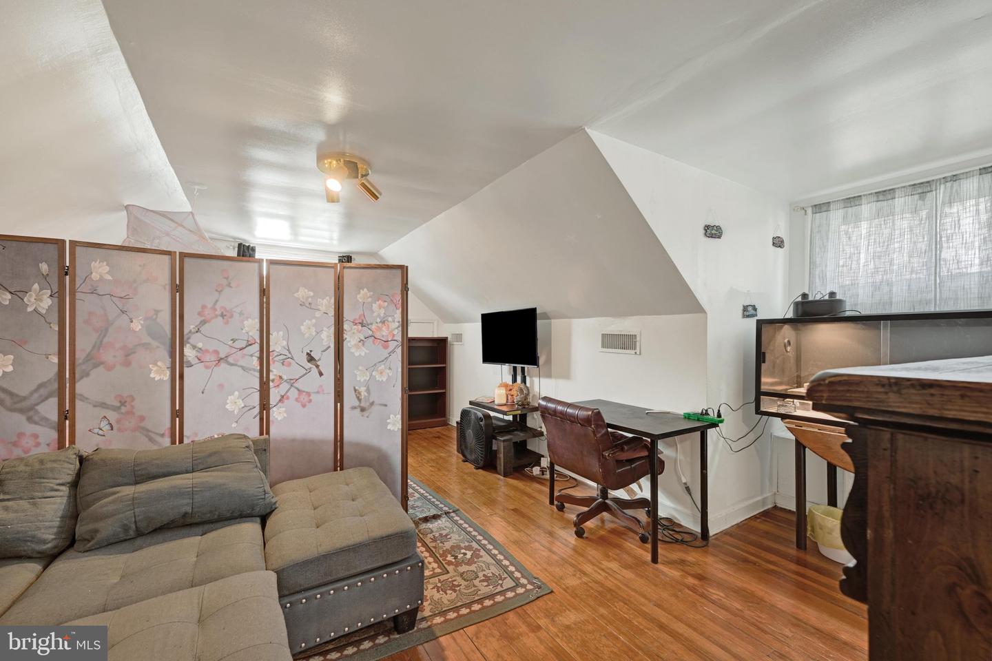 5713 Anthony Ave Property Photo 17