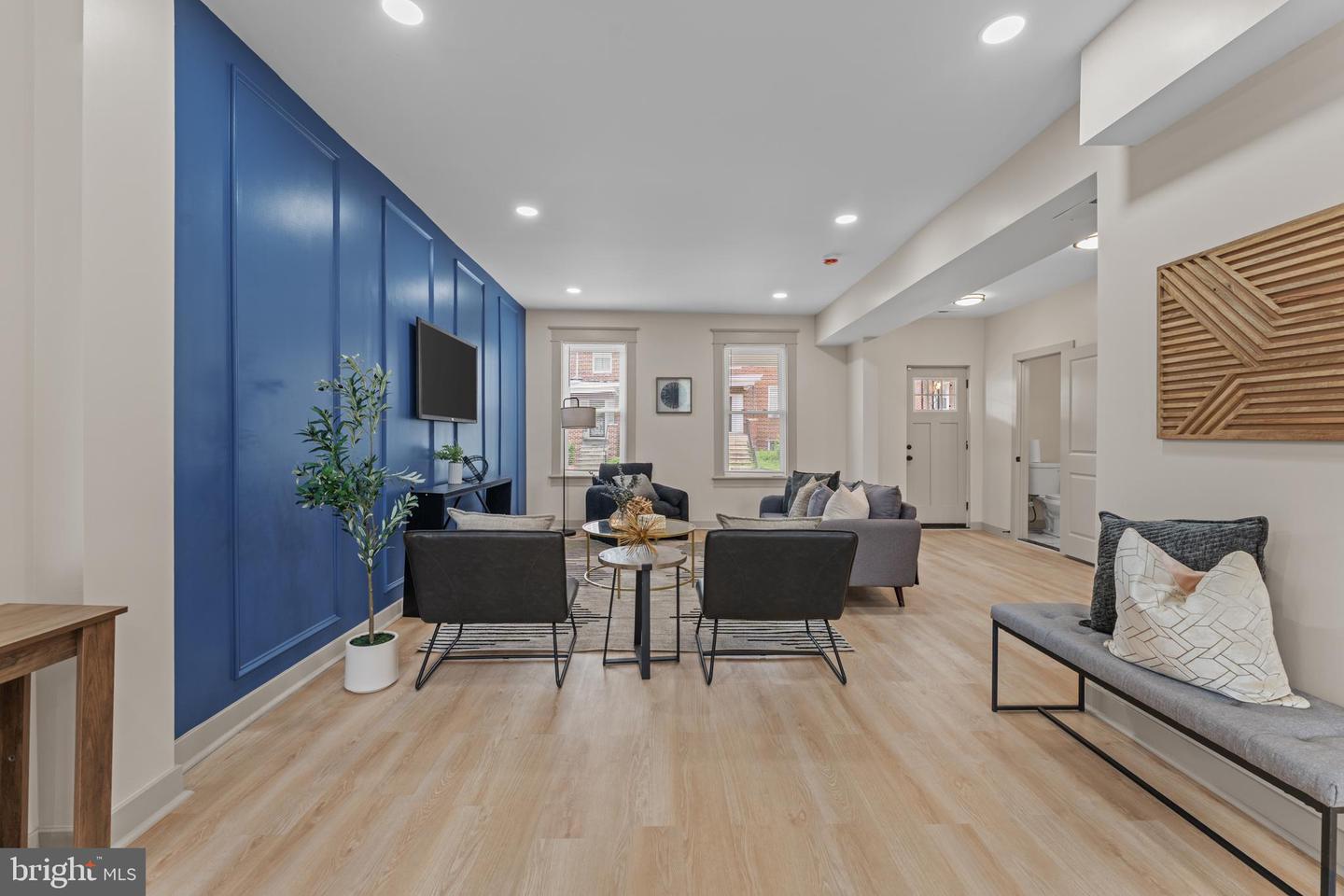 1909 Ruxton Ave Property Photo 6