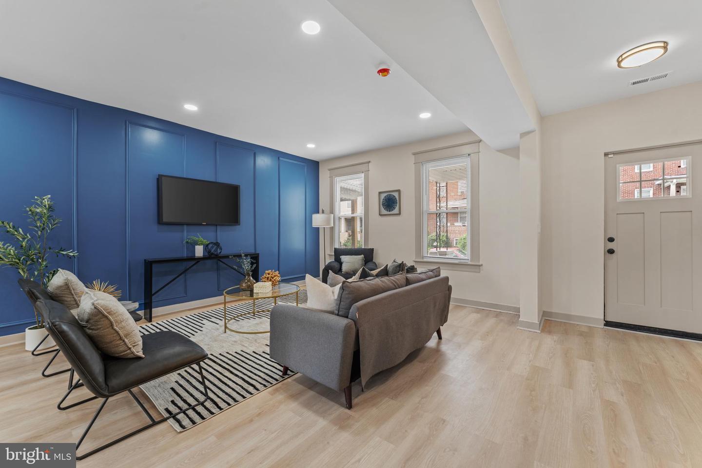 1909 Ruxton Ave Property Photo 7