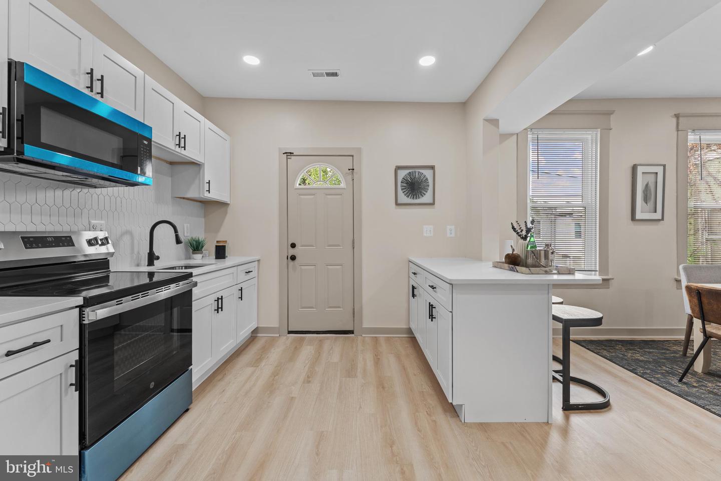 1909 Ruxton Ave Property Photo 10