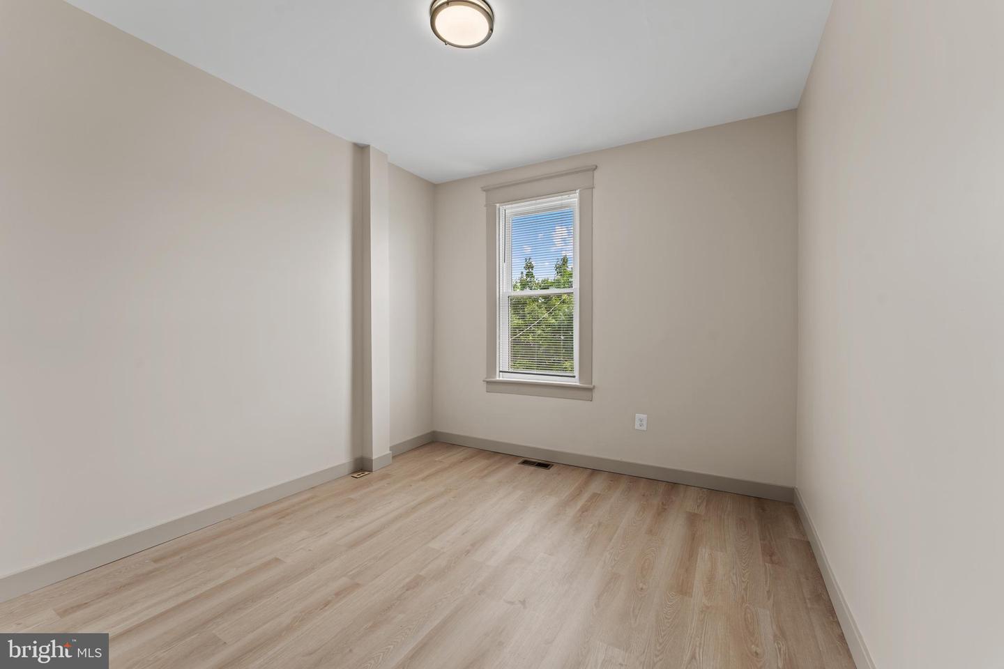 1909 Ruxton Ave Property Photo 24