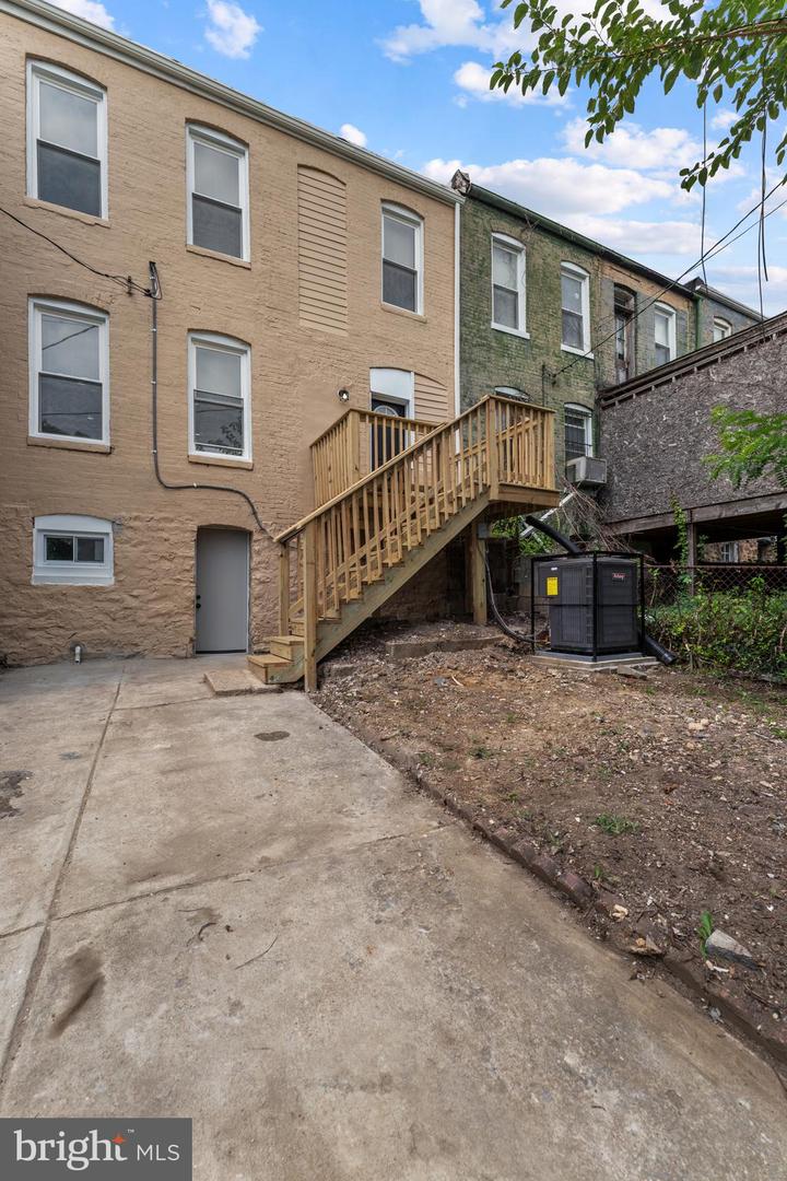 1909 Ruxton Ave Property Photo 34