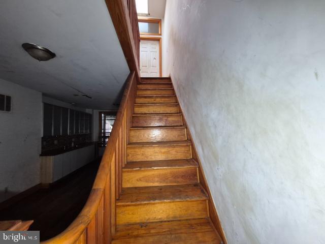 1229 S Carey St Property Photo 2