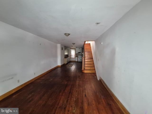 1229 S Carey St Property Photo 4