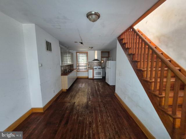 1229 S Carey St Property Photo 5