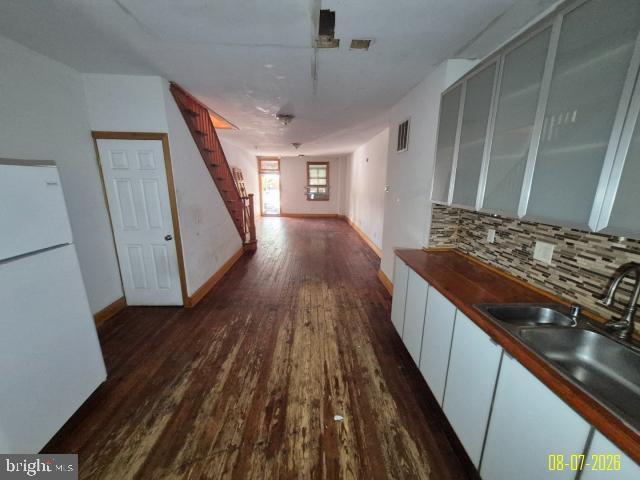 1229 S Carey St Property Photo 7