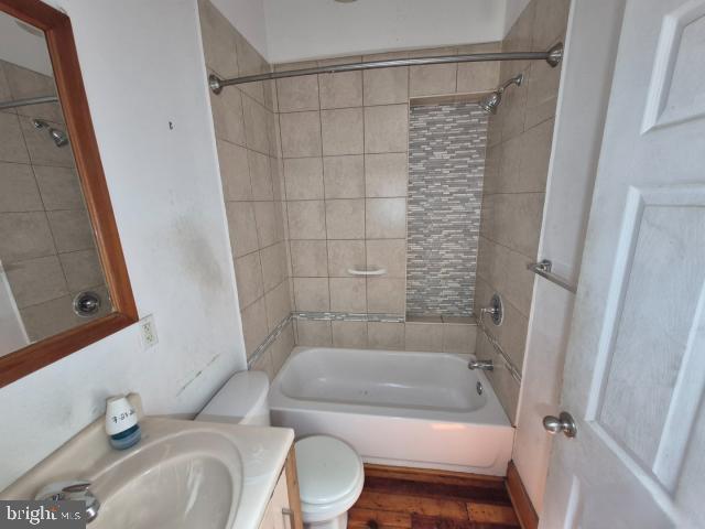 1229 S Carey St Property Photo 16