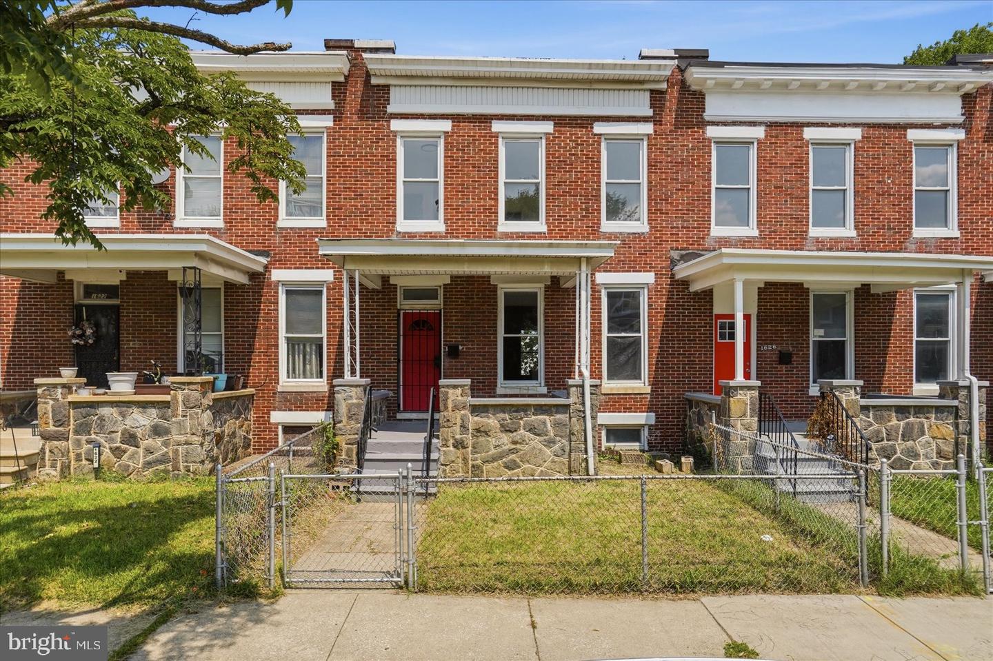 1624 Chilton St Property Photo 4