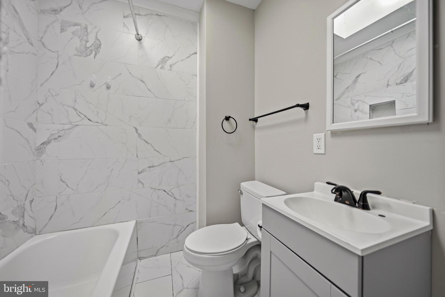 1516 N Luzerne Ave Property Photo 21