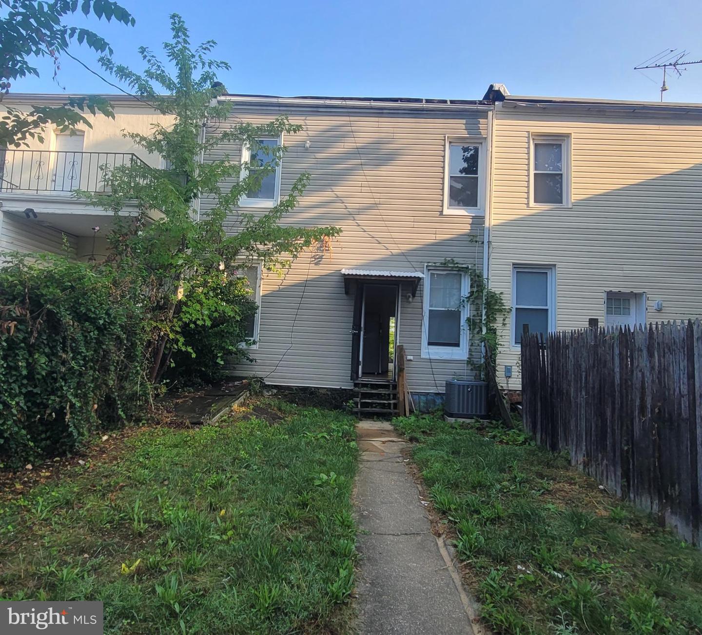 3907 Fairview Ave Property Photo 4