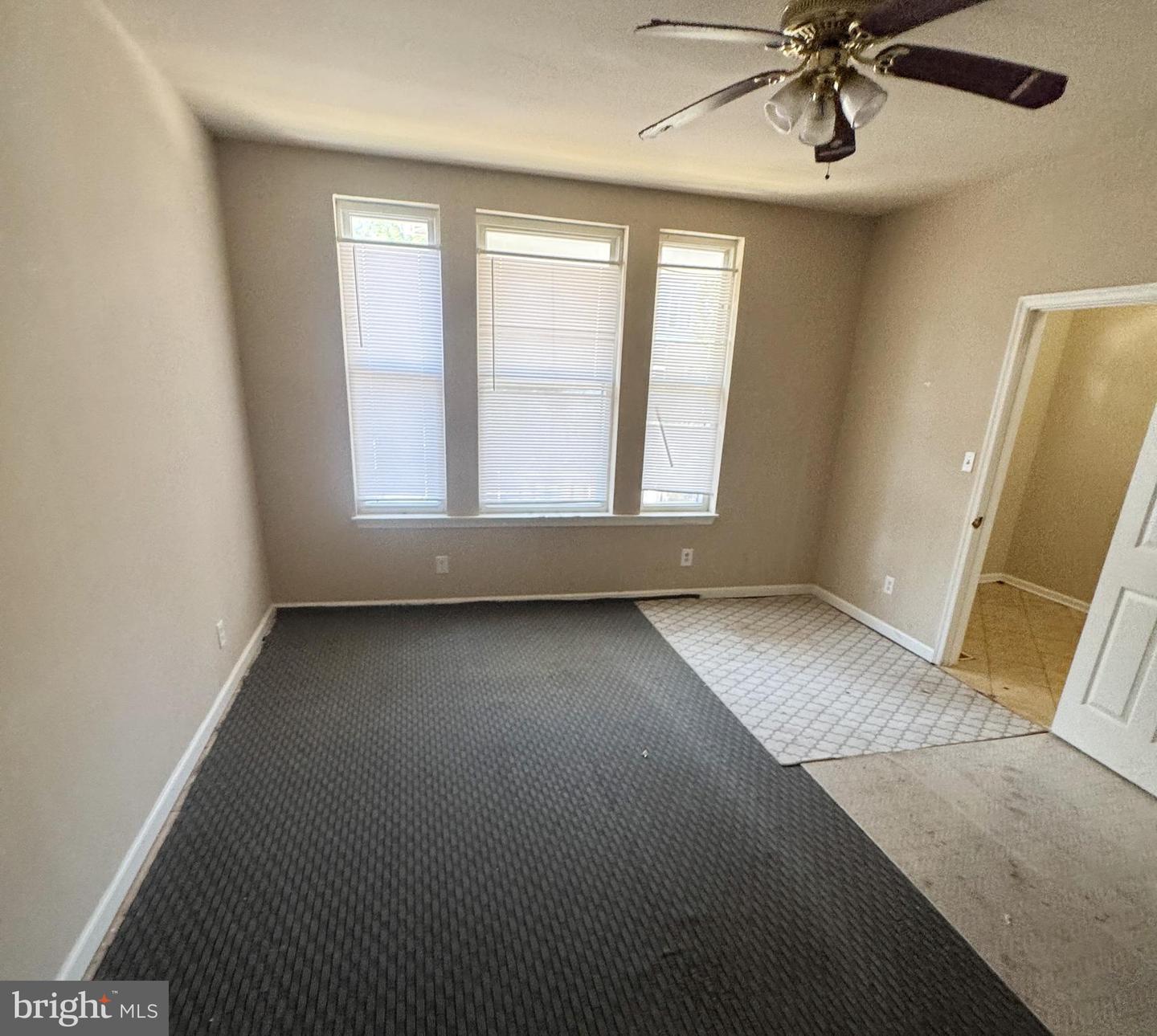 3907 Fairview Ave Property Photo 6