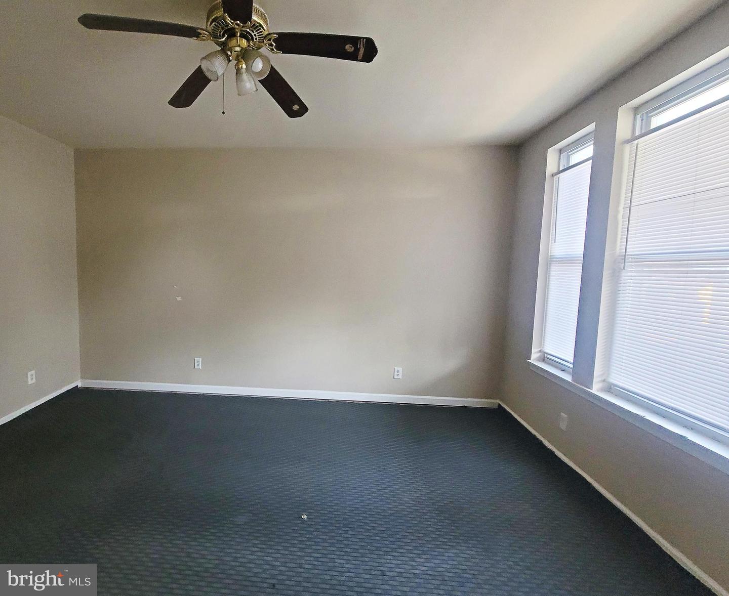 3907 Fairview Ave Property Photo 17