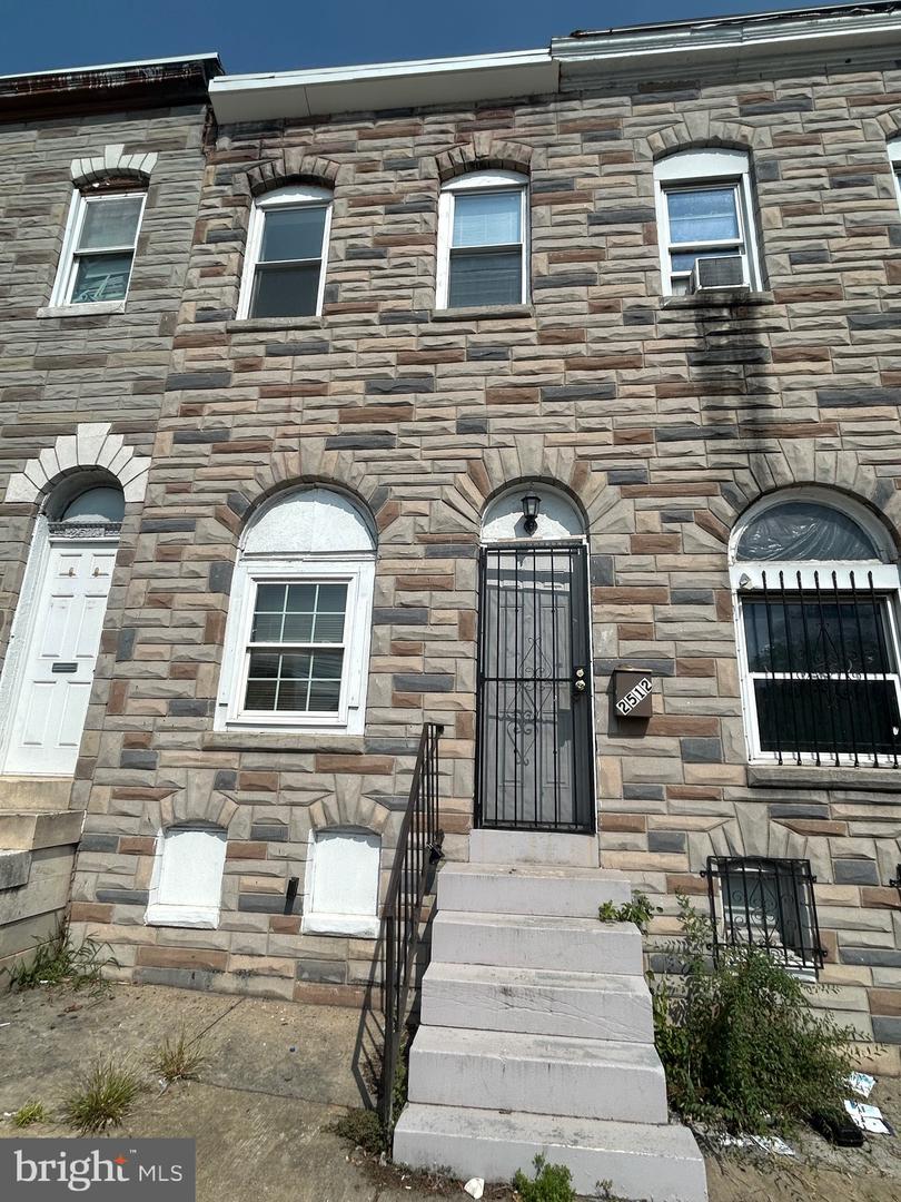 2512 Frederick Ave Property Photo 1