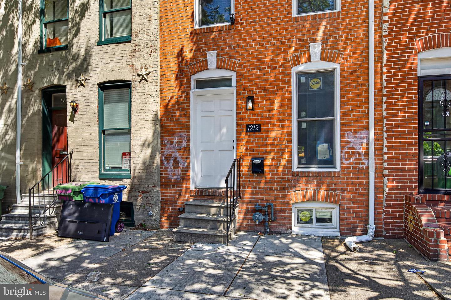 1212 W Lombard St Property Photo 1