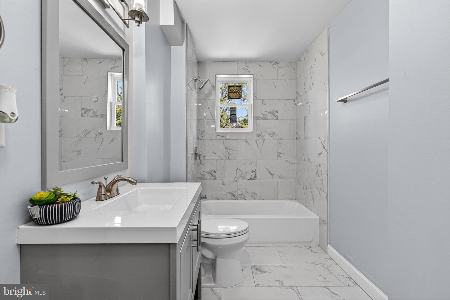 1212 W Lombard St Property Photo 13