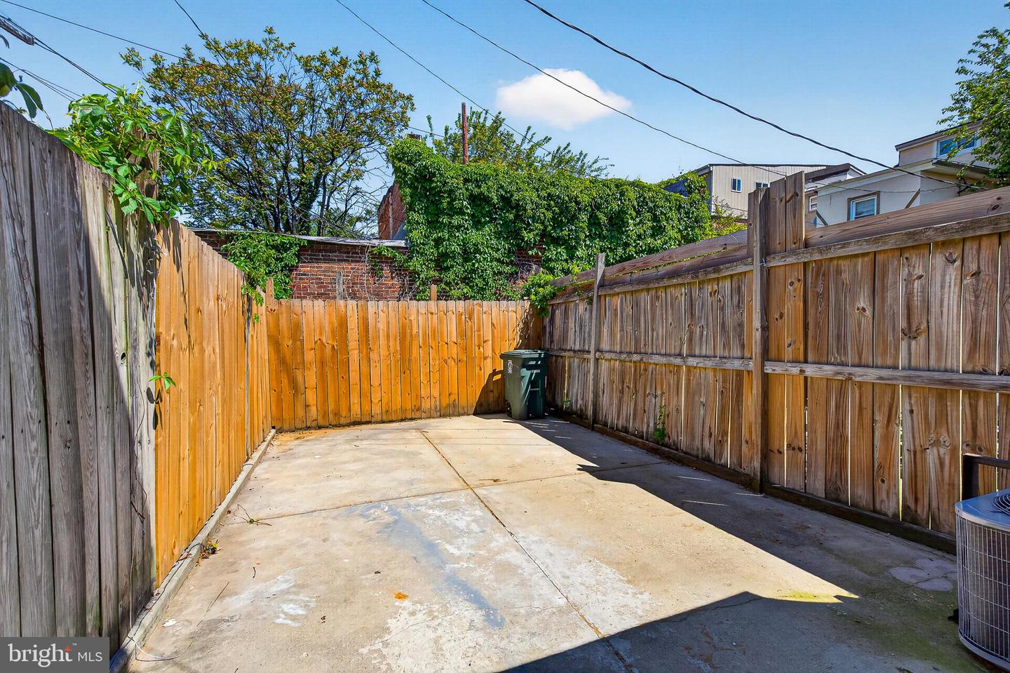 1212 W Lombard St Property Photo 27