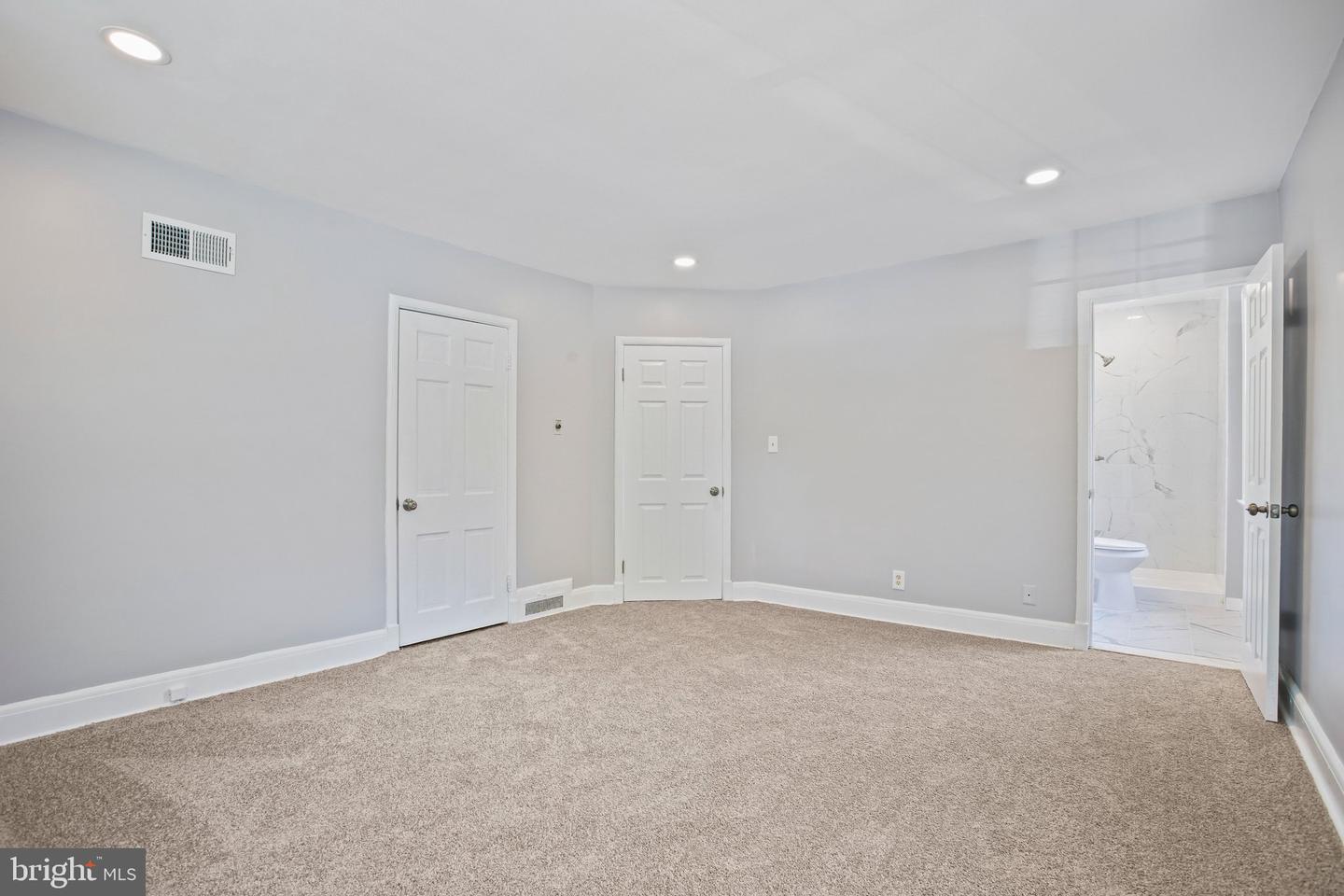 900 E Belvedere Ave Property Photo 23