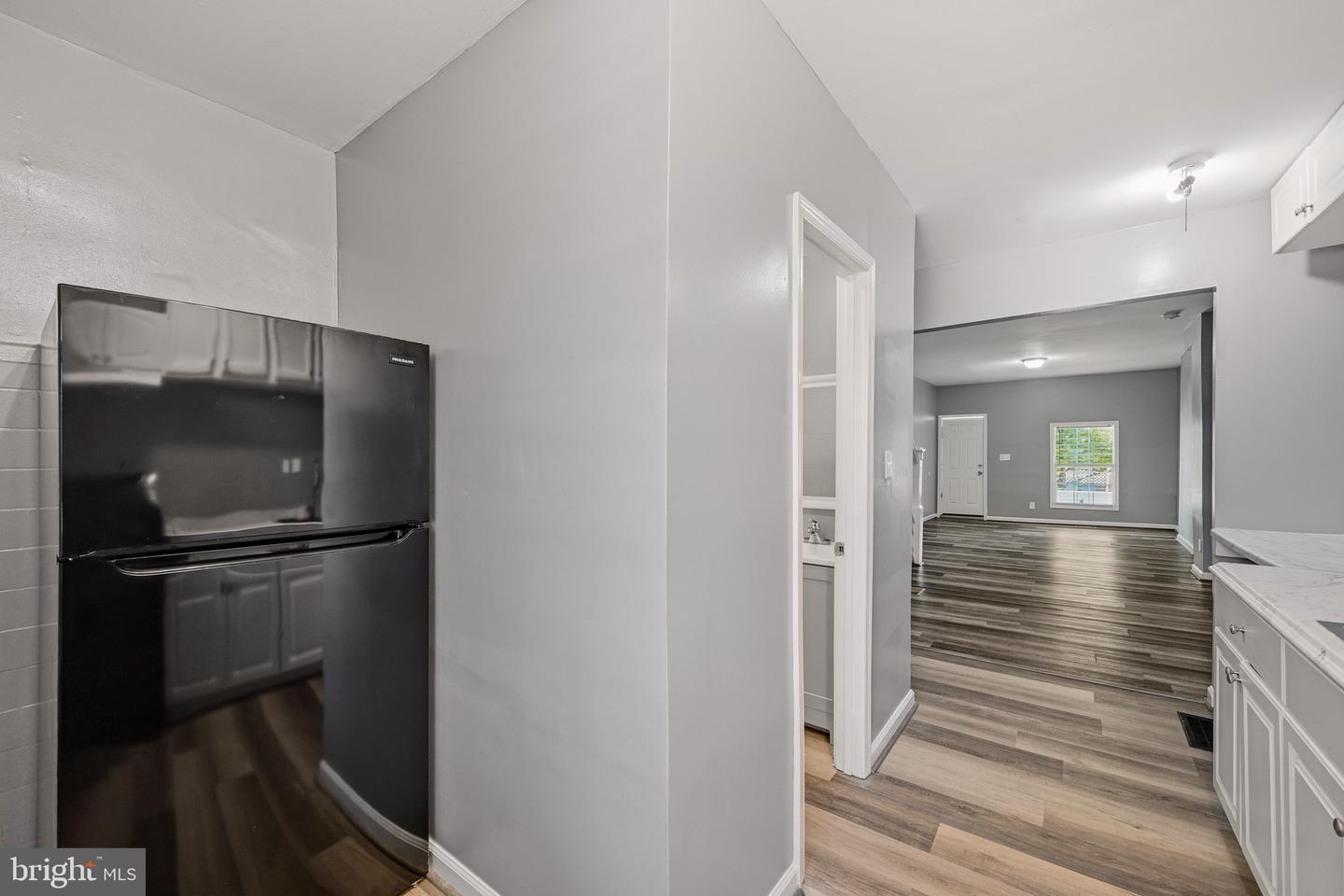 2914 E Madison St Property Photo 16