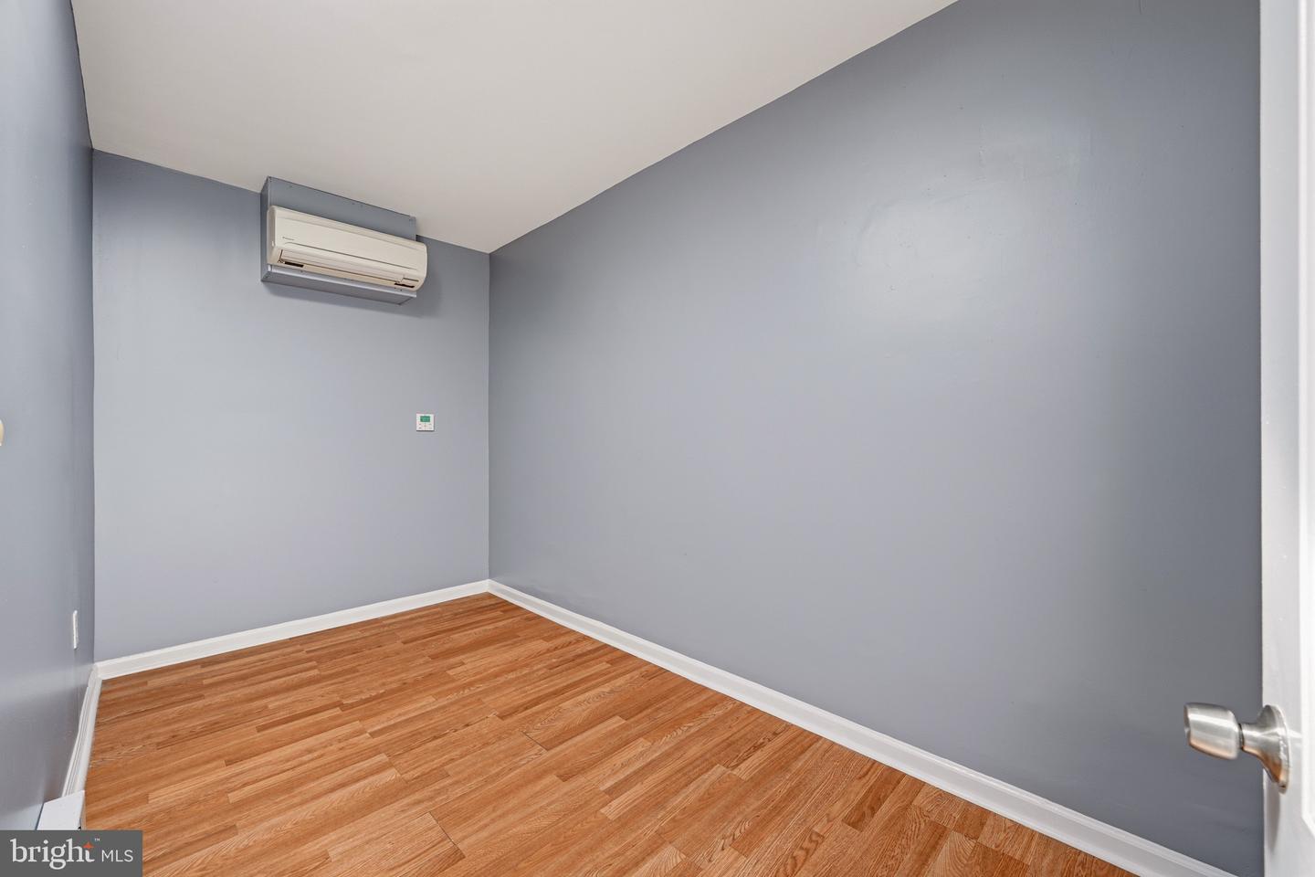 2914 E Madison St Property Photo 23