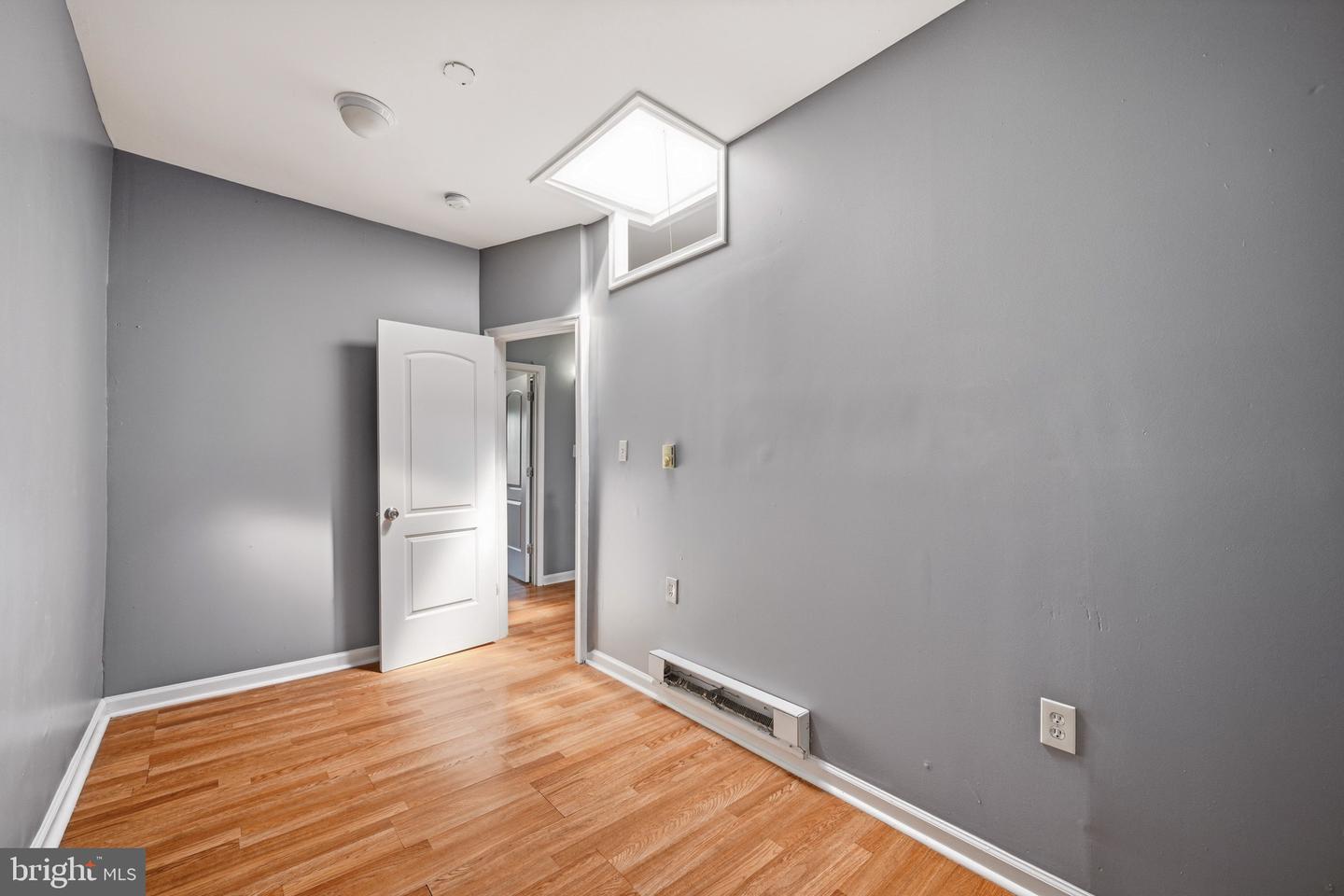 2914 E Madison St Property Photo 24