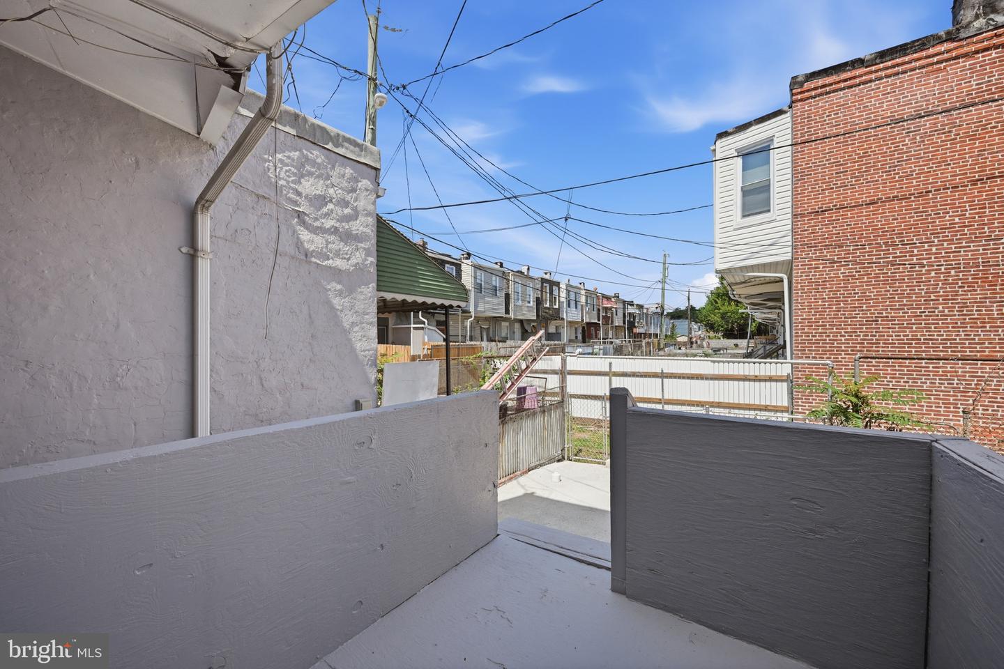 2914 E Madison St Property Photo 28