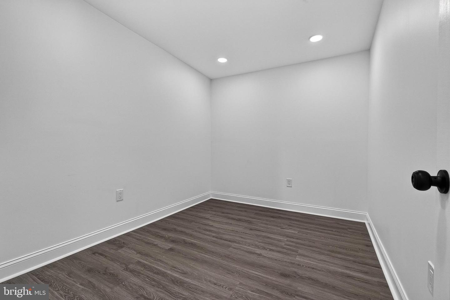 2558 Wilkens Ave Property Photo 15