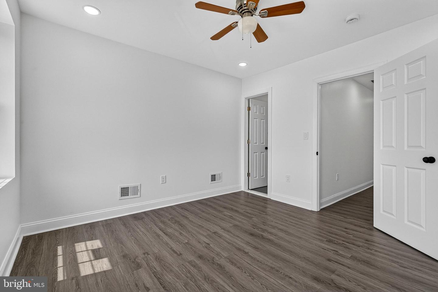 2558 Wilkens Ave Property Photo 23