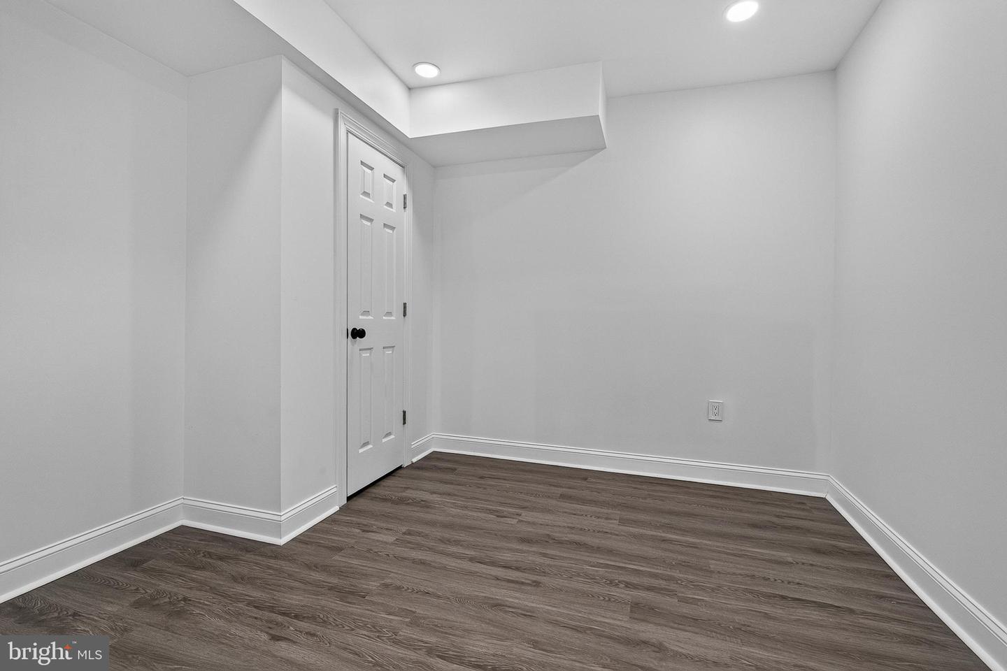 2558 Wilkens Ave Property Photo 31