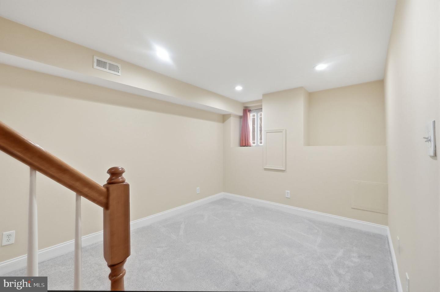 125 N Duncan St Property Photo 26