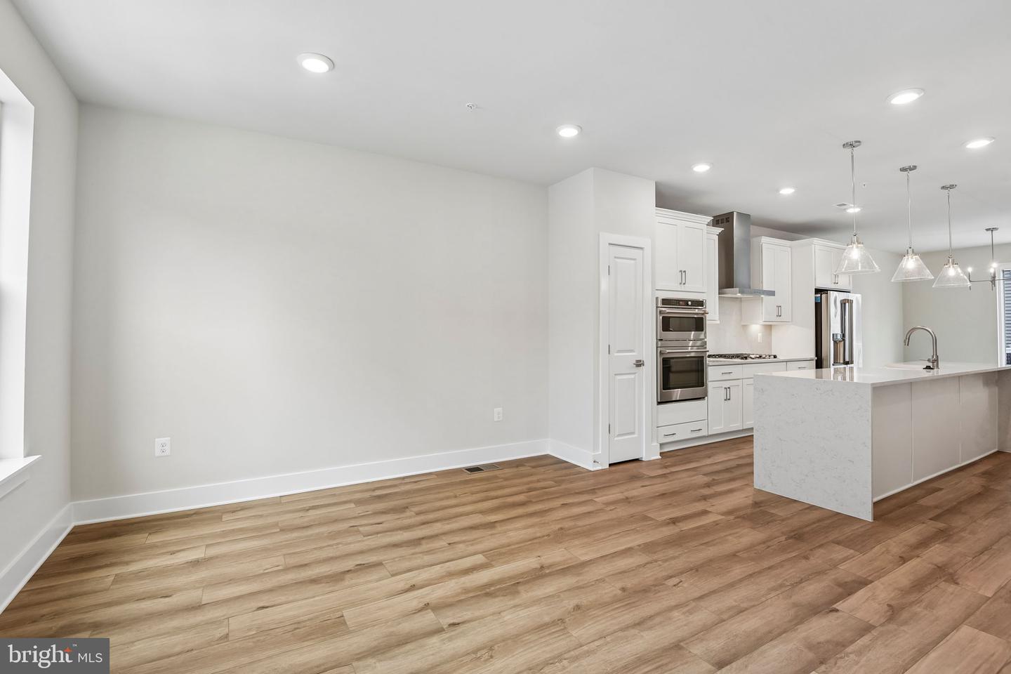 2519 Light St Property Photo 5