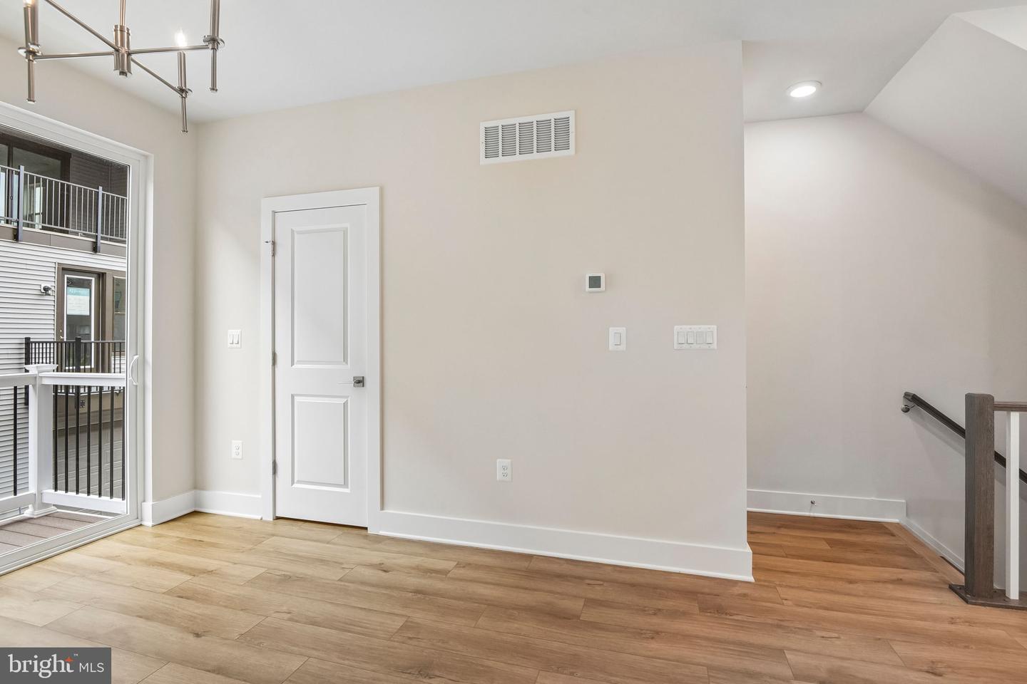 2519 Light St Property Photo 10