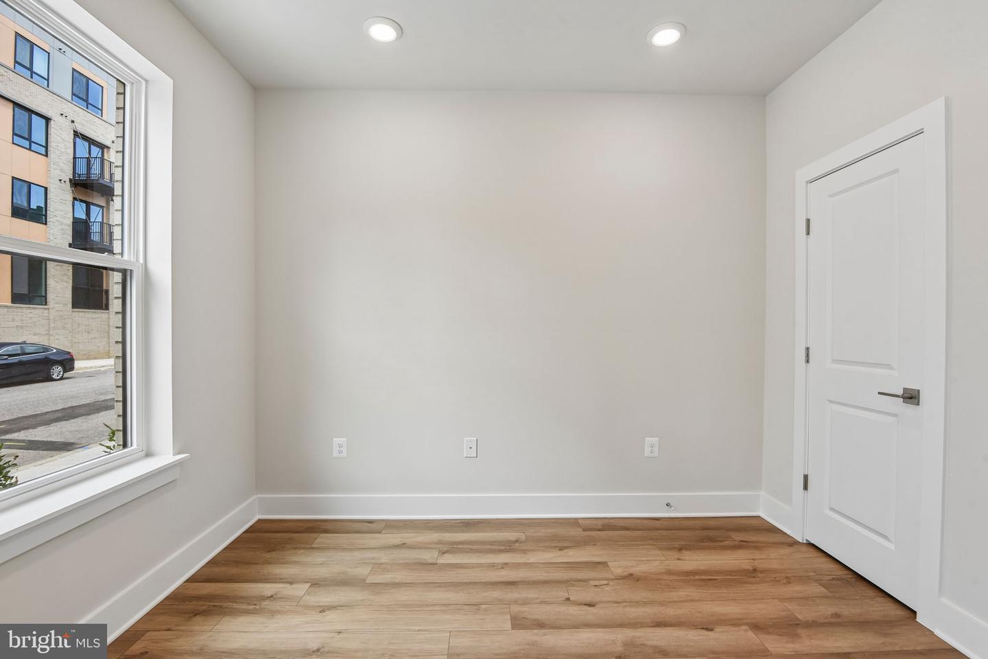 2519 Light St Property Photo 13
