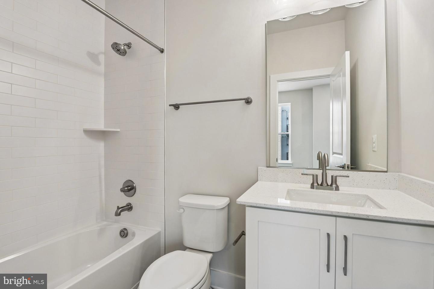 2519 Light St Property Photo 15