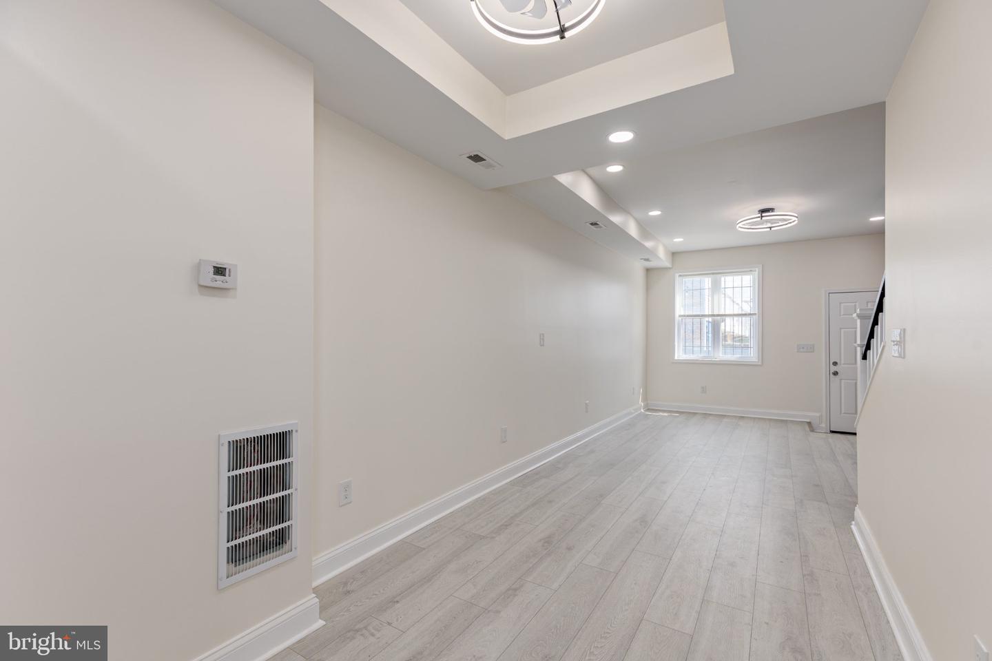2540 E Eager St Property Photo 10