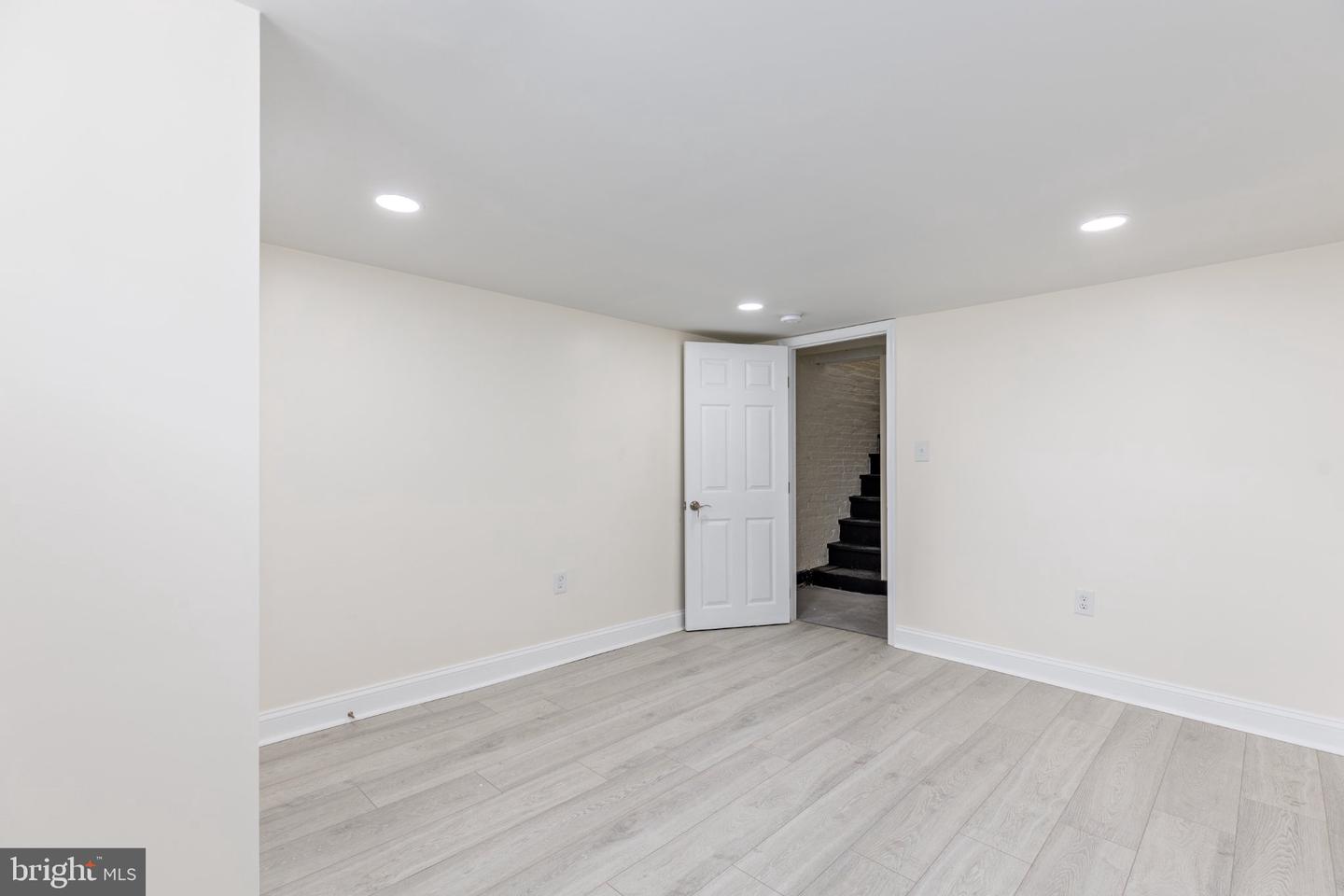 2540 E Eager St Property Photo 31