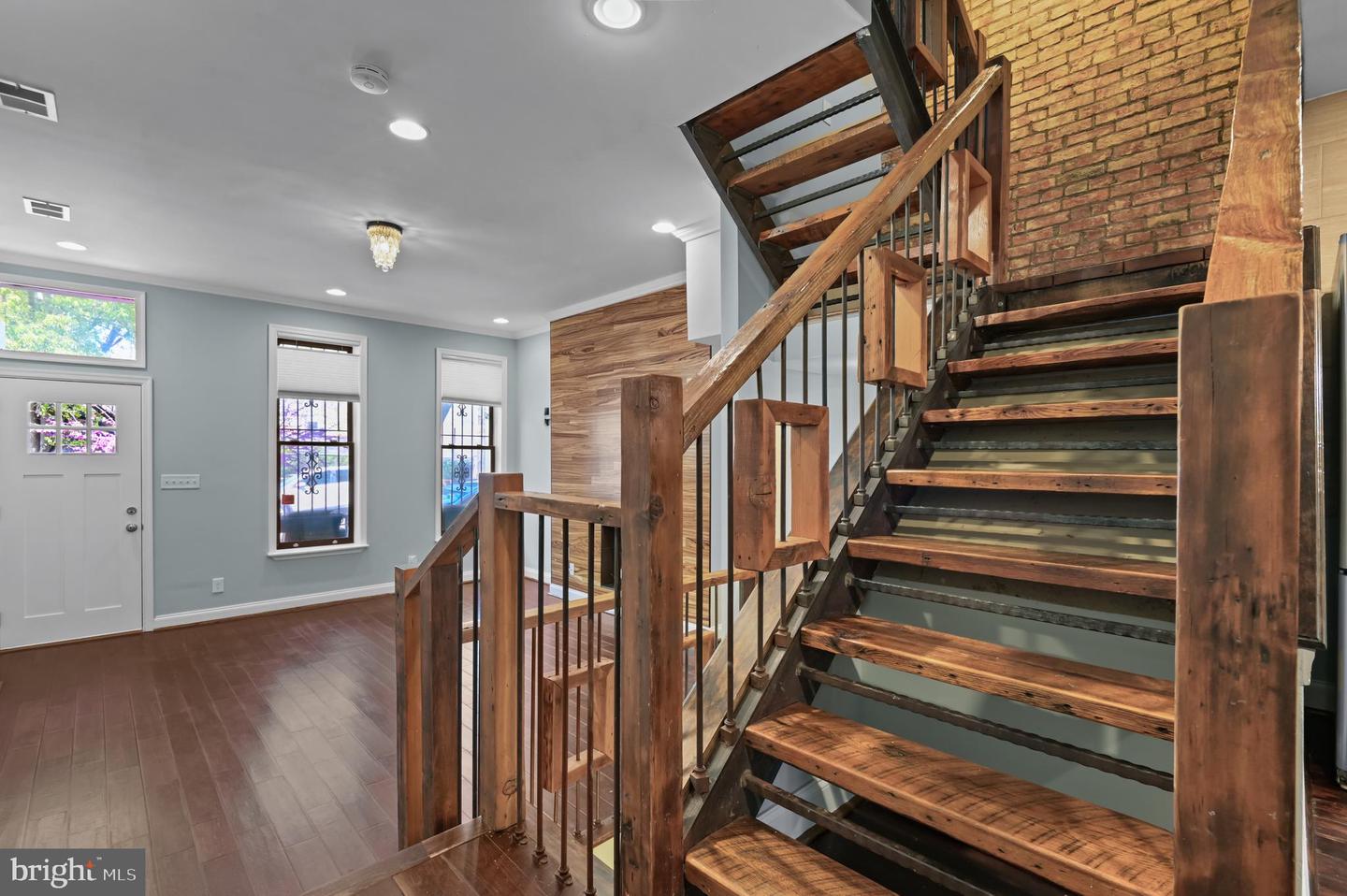 111 E Lafayette Ave Property Photo 5
