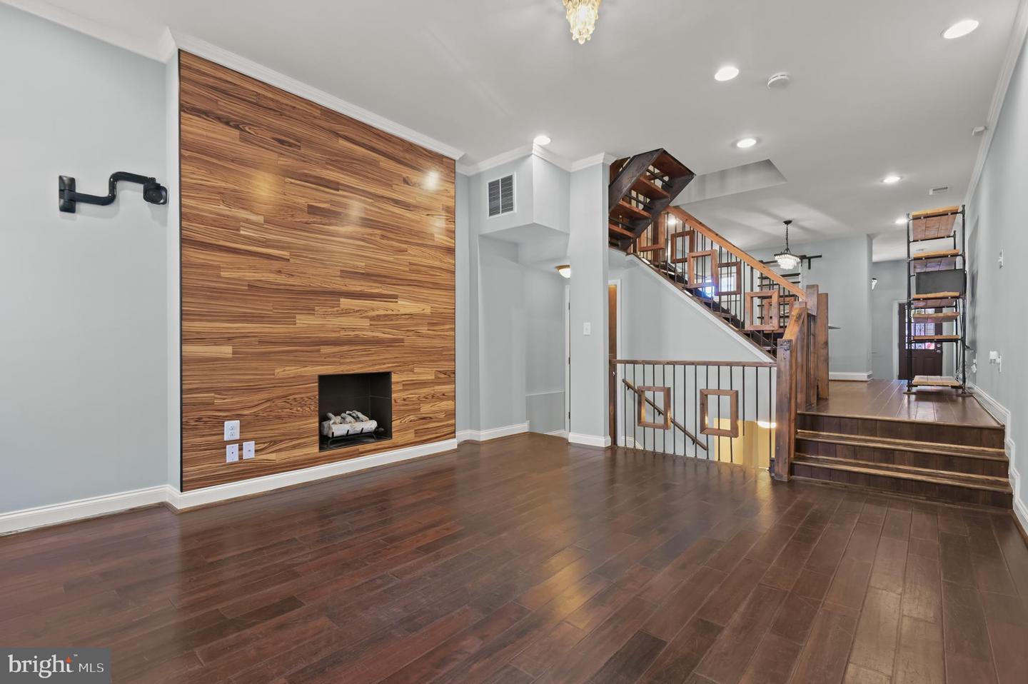 111 E Lafayette Ave Property Photo 6