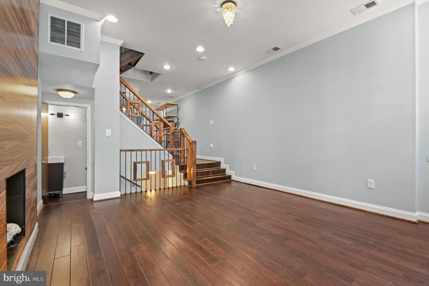 111 E Lafayette Ave Property Photo 23