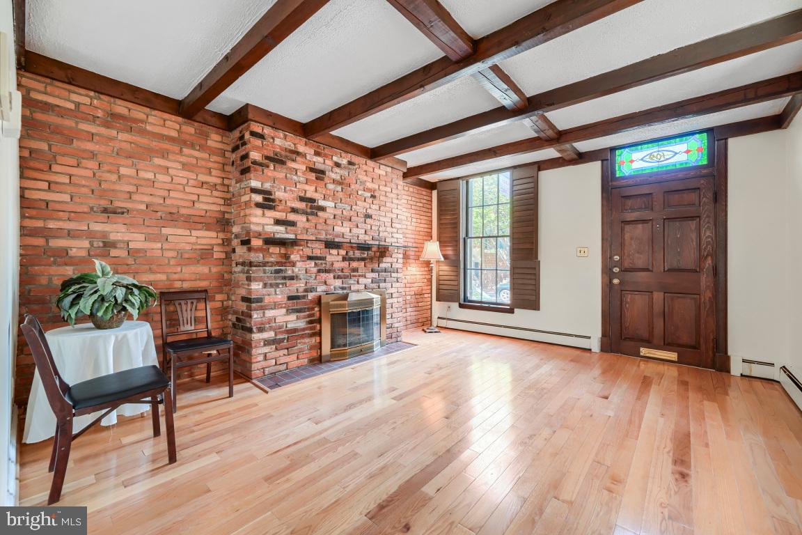109 W Barre St Property Photo 2