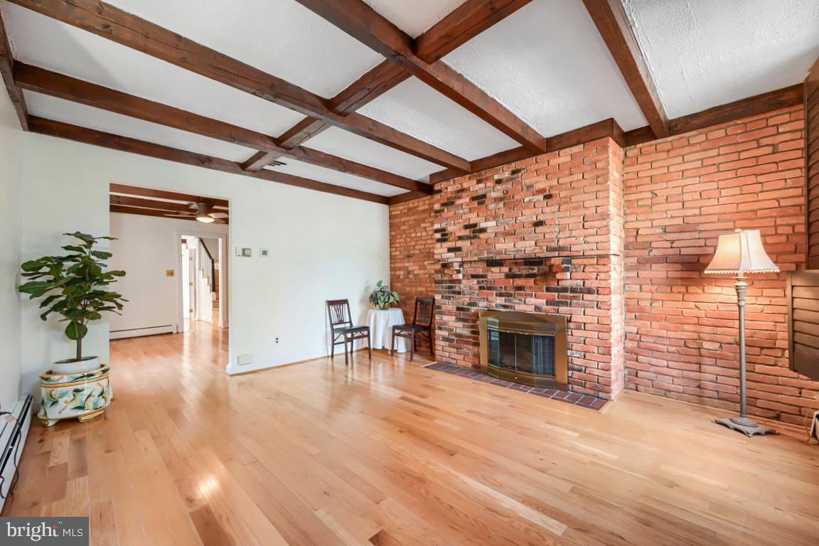 109 W Barre St Property Photo 16