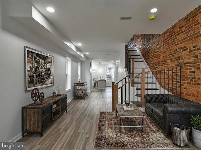 617 N Ashburton St Property Photo 2